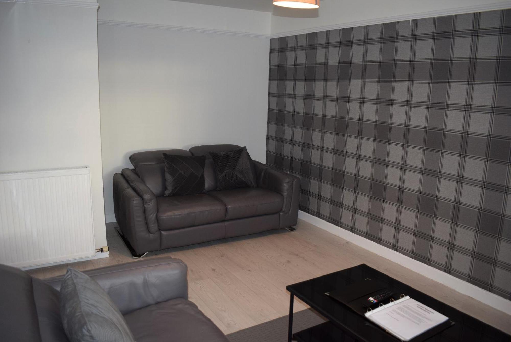 3 Bedroom-Kelpies Serviced Apartments Burns Falkirk Exterior photo